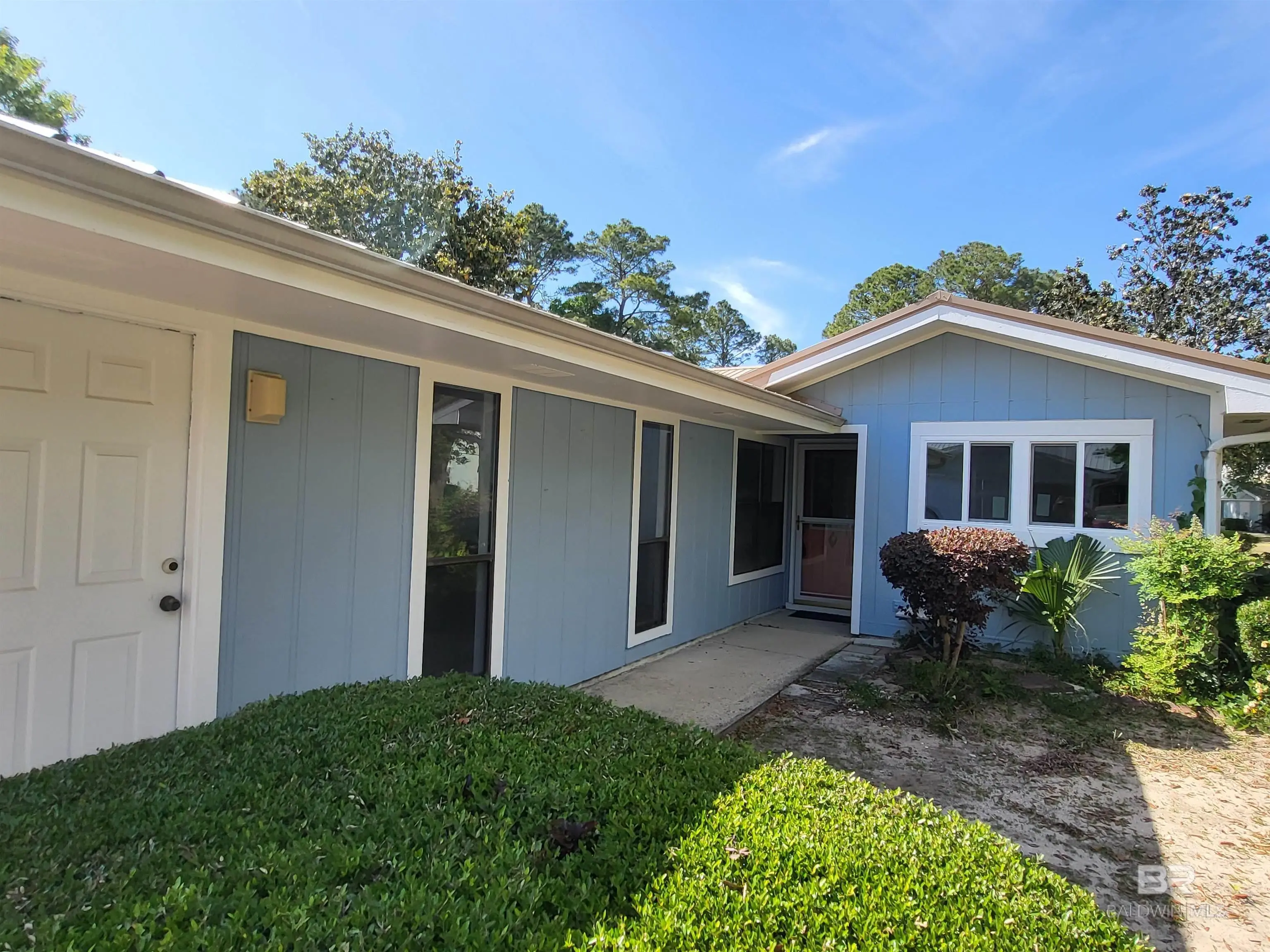 Photo of Listing #378918