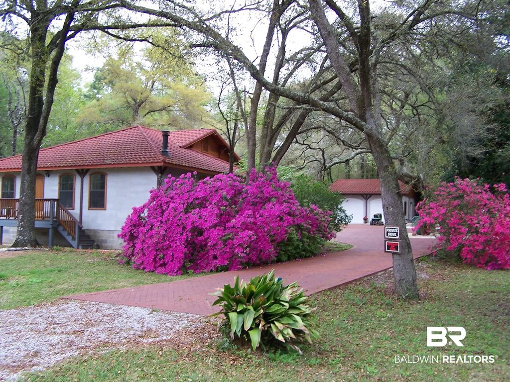 15582 County Road 9, Summerdale
