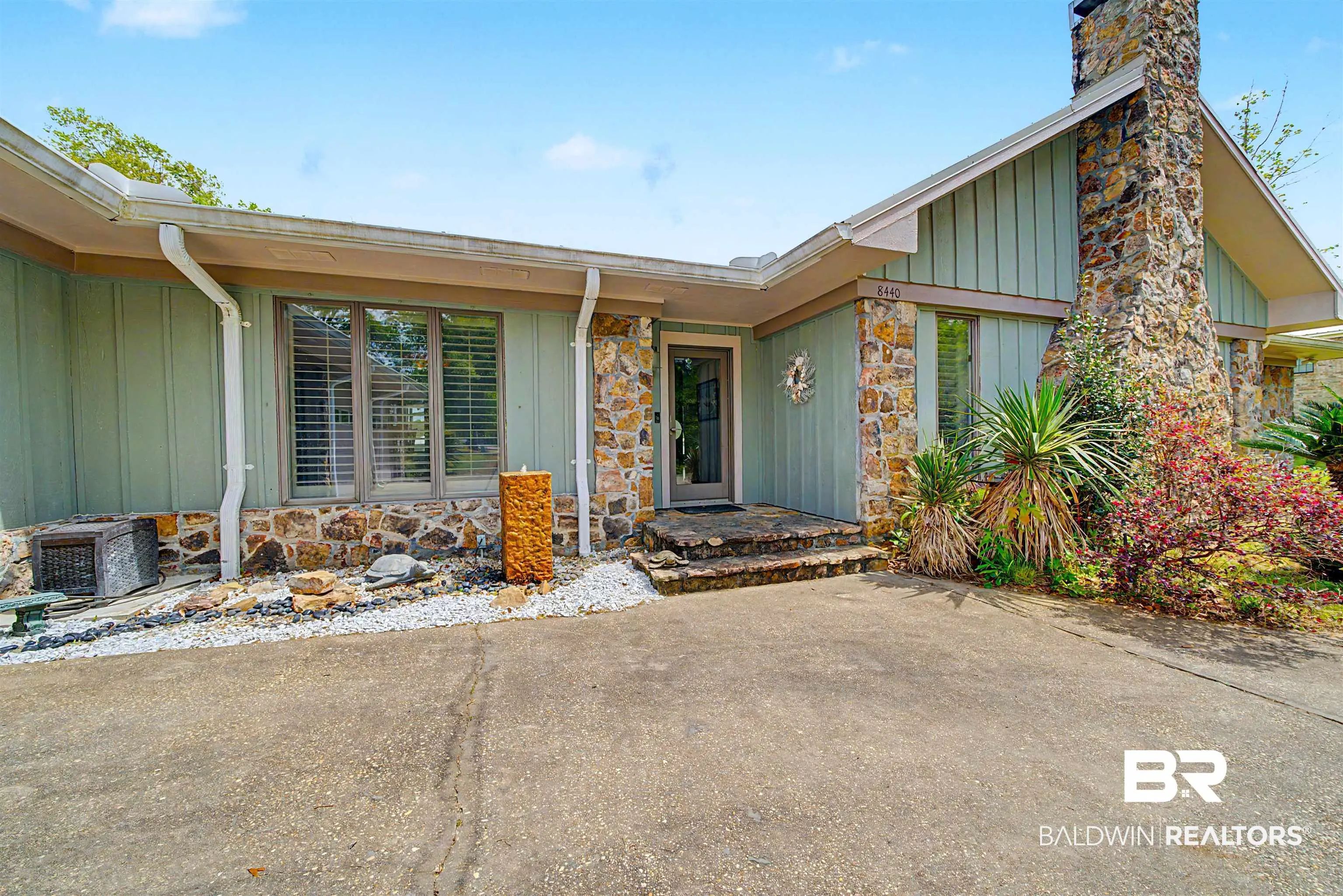 Photo of Listing #394517