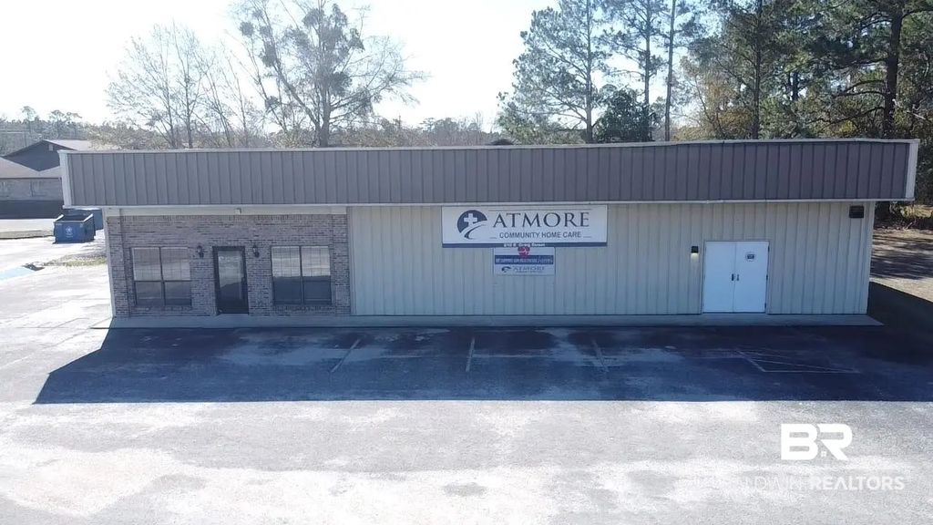 810 E Craig Street, Atmore