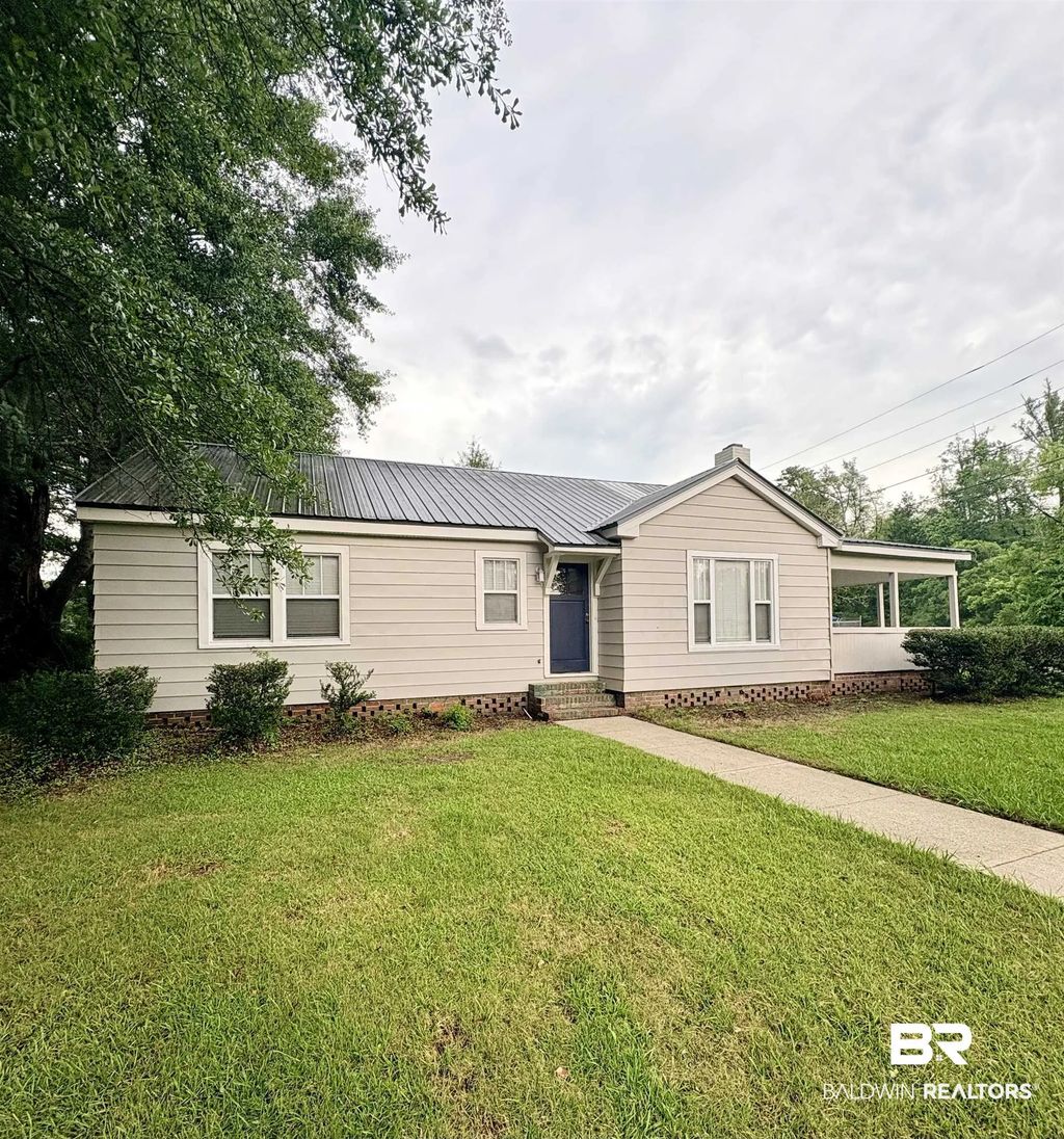 1423 Douglas Avenue, Brewton