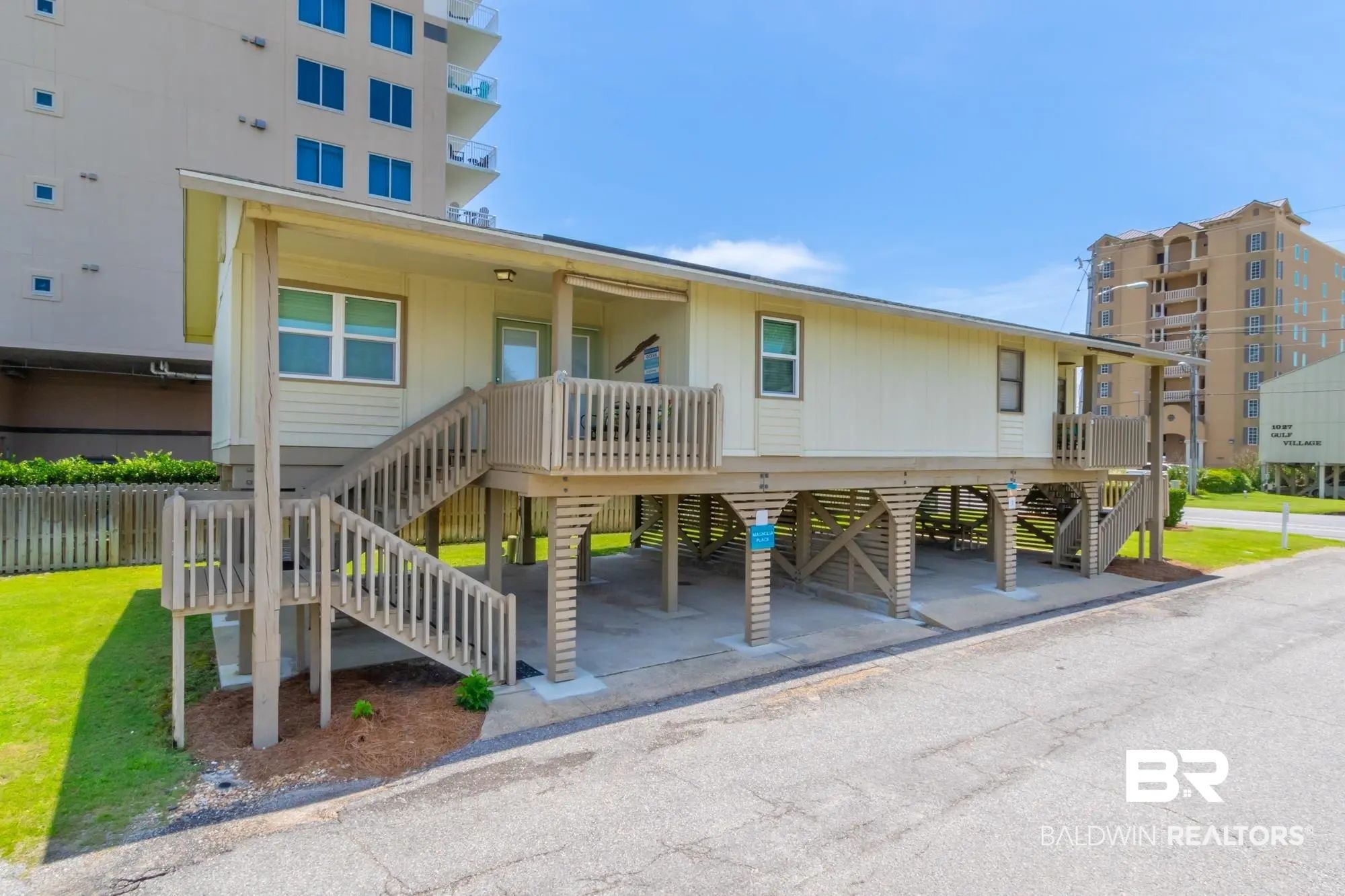 Photo of Listing #374476