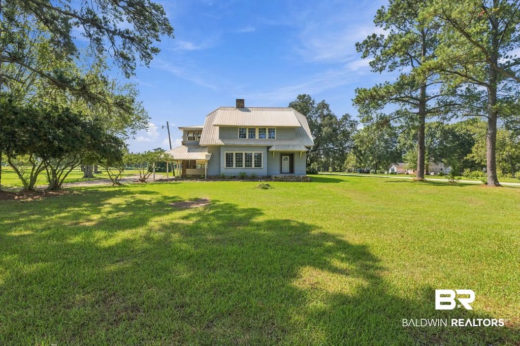 11281 Highway 188, Grand Bay