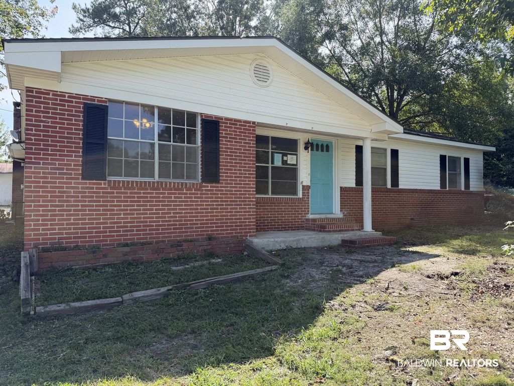 201 Young Street, Brewton