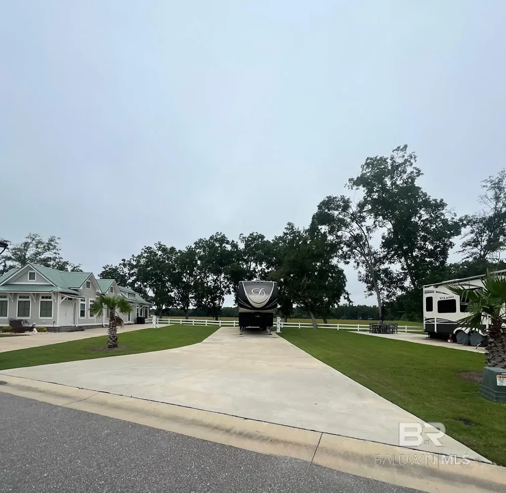 12435 Gateway Drive, Elberta