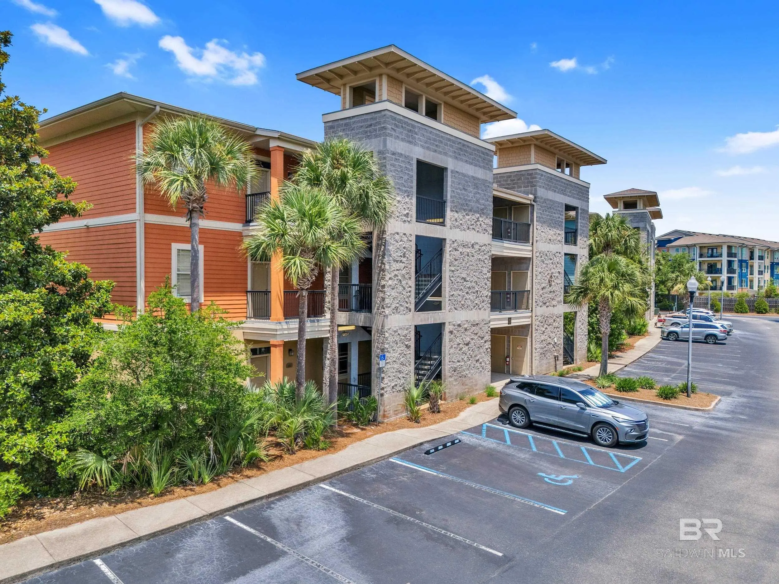 Photo of Listing #380440