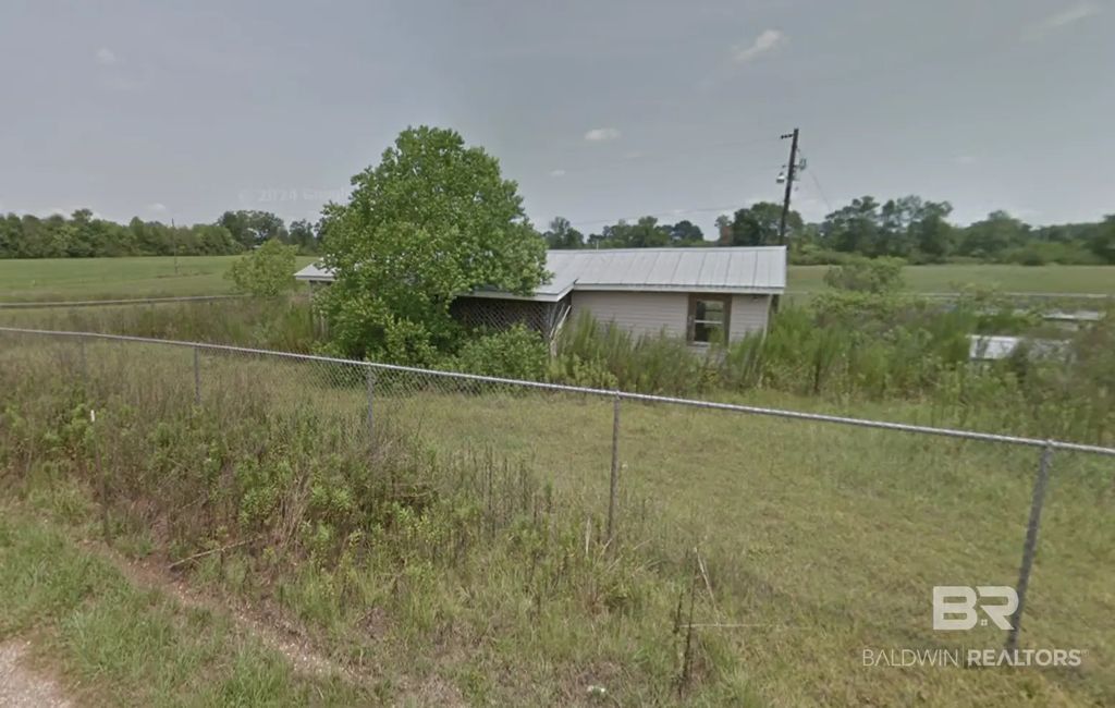 994 Smith Dairy Road, Atmore