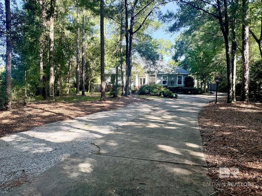 203 North Circle, Fairhope