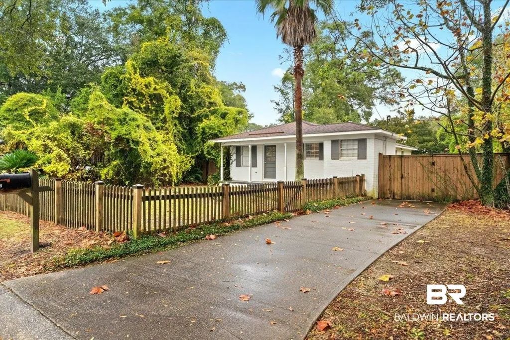 417 Azalea Street, Fairhope