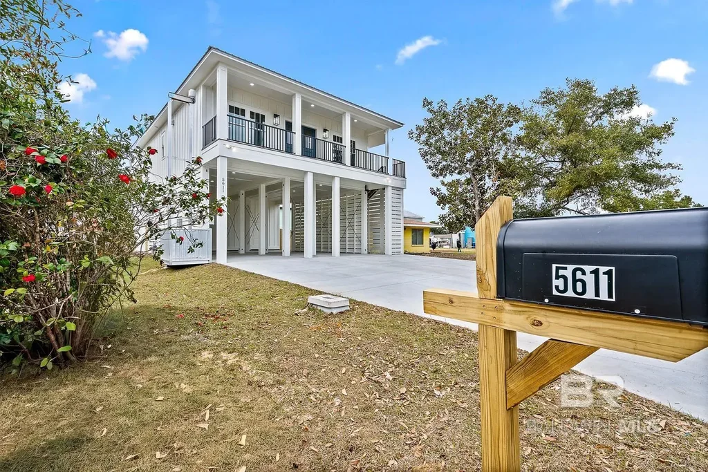 5611 Armadillo Avenue, Orange Beach