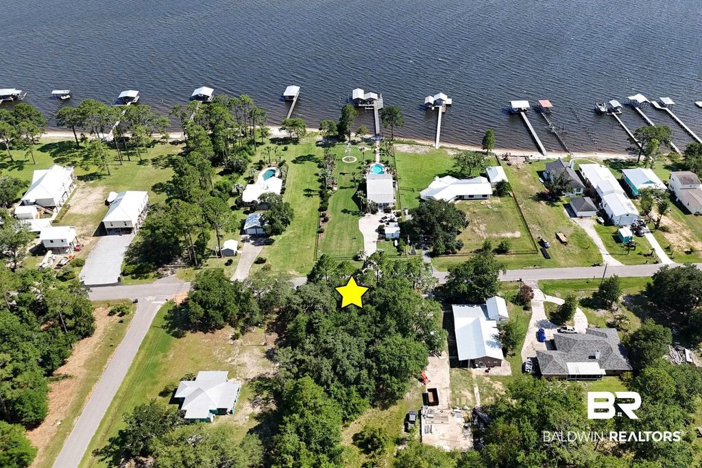 Boykin Boulevard, Lillian