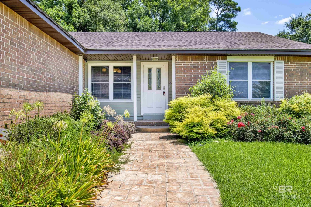 102 Lake Forest Boulevard, Daphne