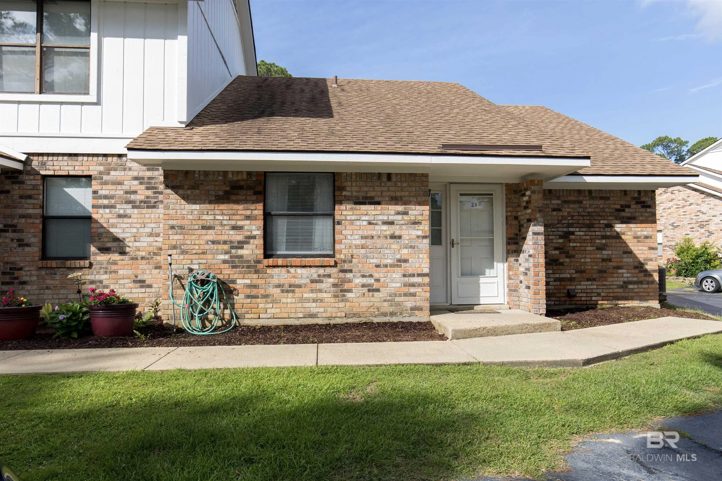 Photo of Listing #380372