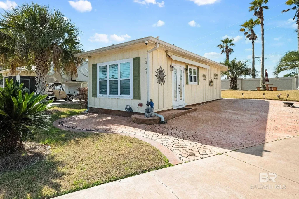 12143 Gateway Drive, Elberta