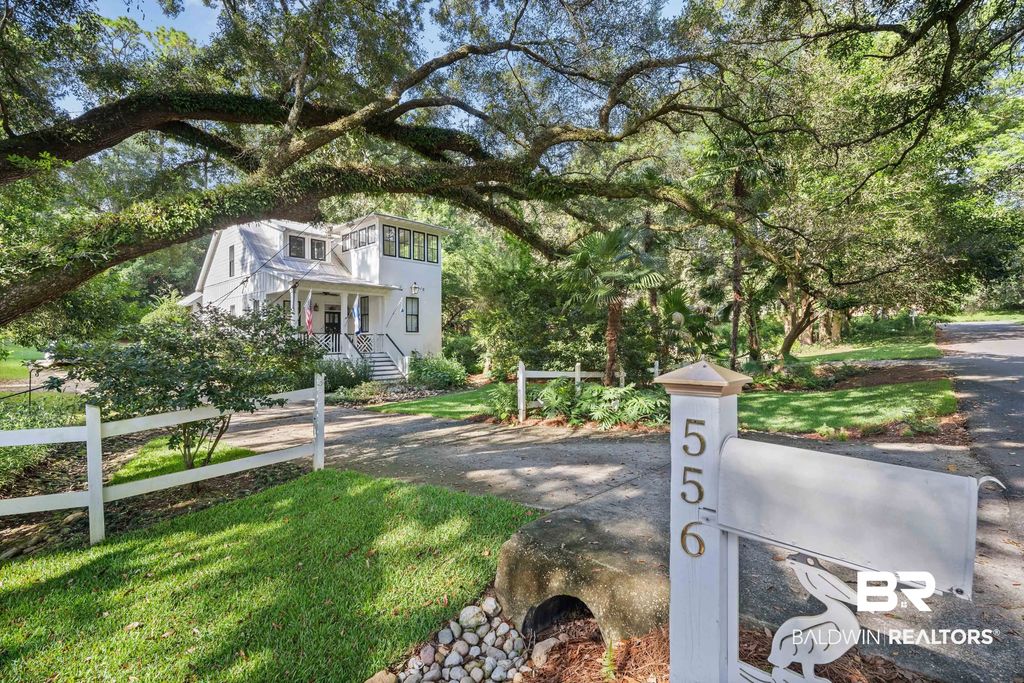 556 Johnson Avenue, Fairhope