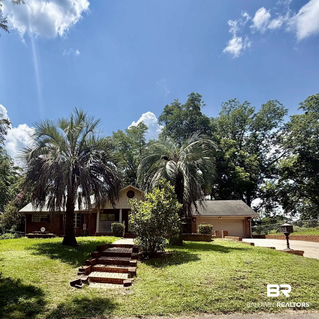 117 Plantation Road, Monroeville