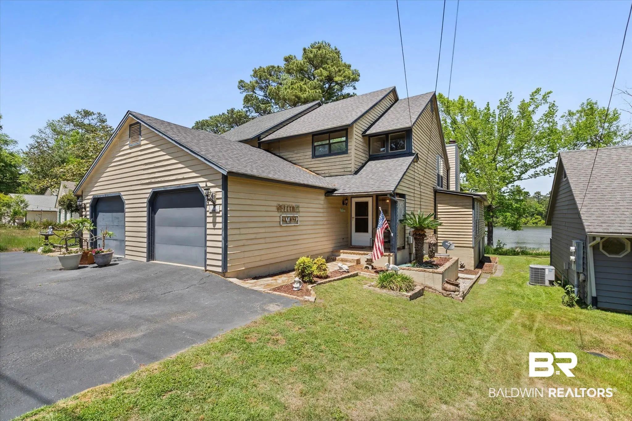 Photo of Listing #395652