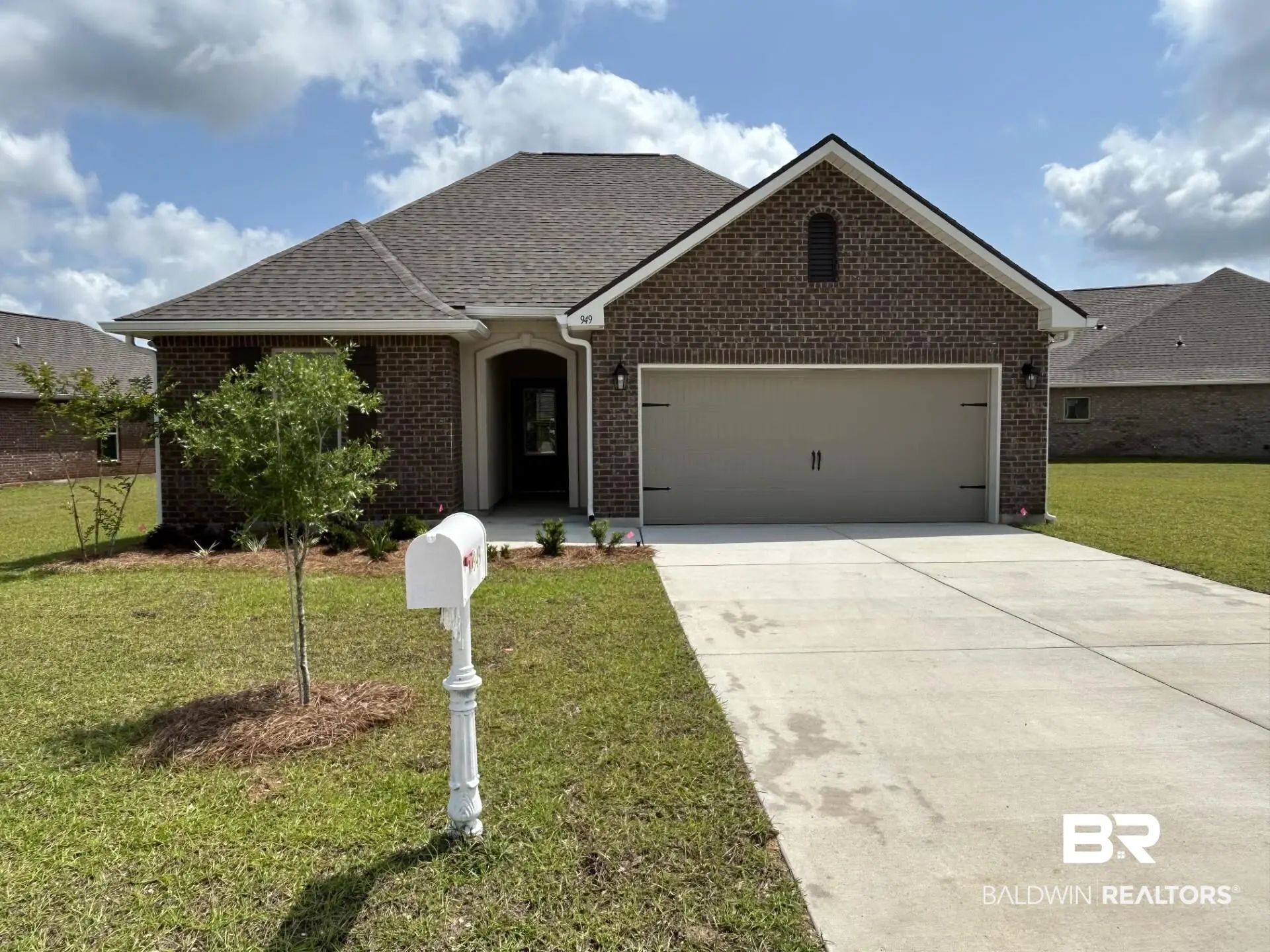 Photo of Listing #389173