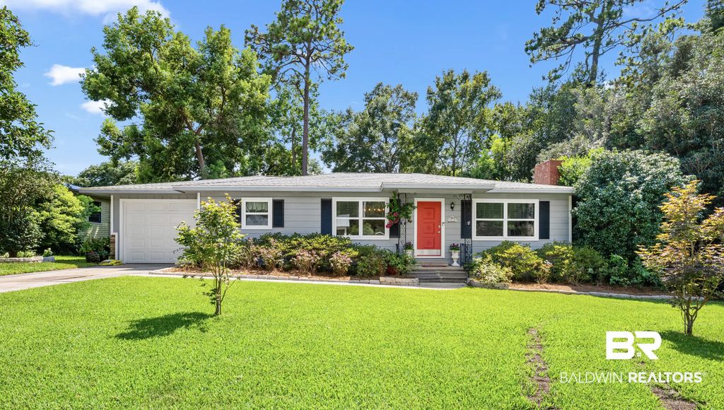 212 Pinecrest Ln, Fairhope