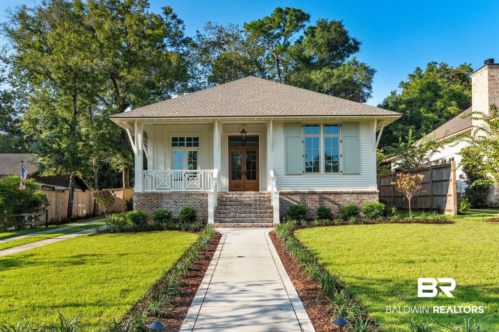 214 Tensaw Avenue, Fairhope