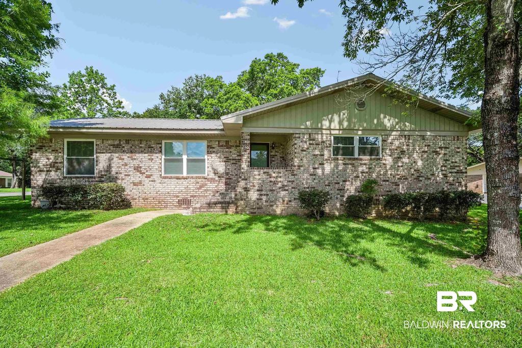 130 Thomas Drive, Saraland