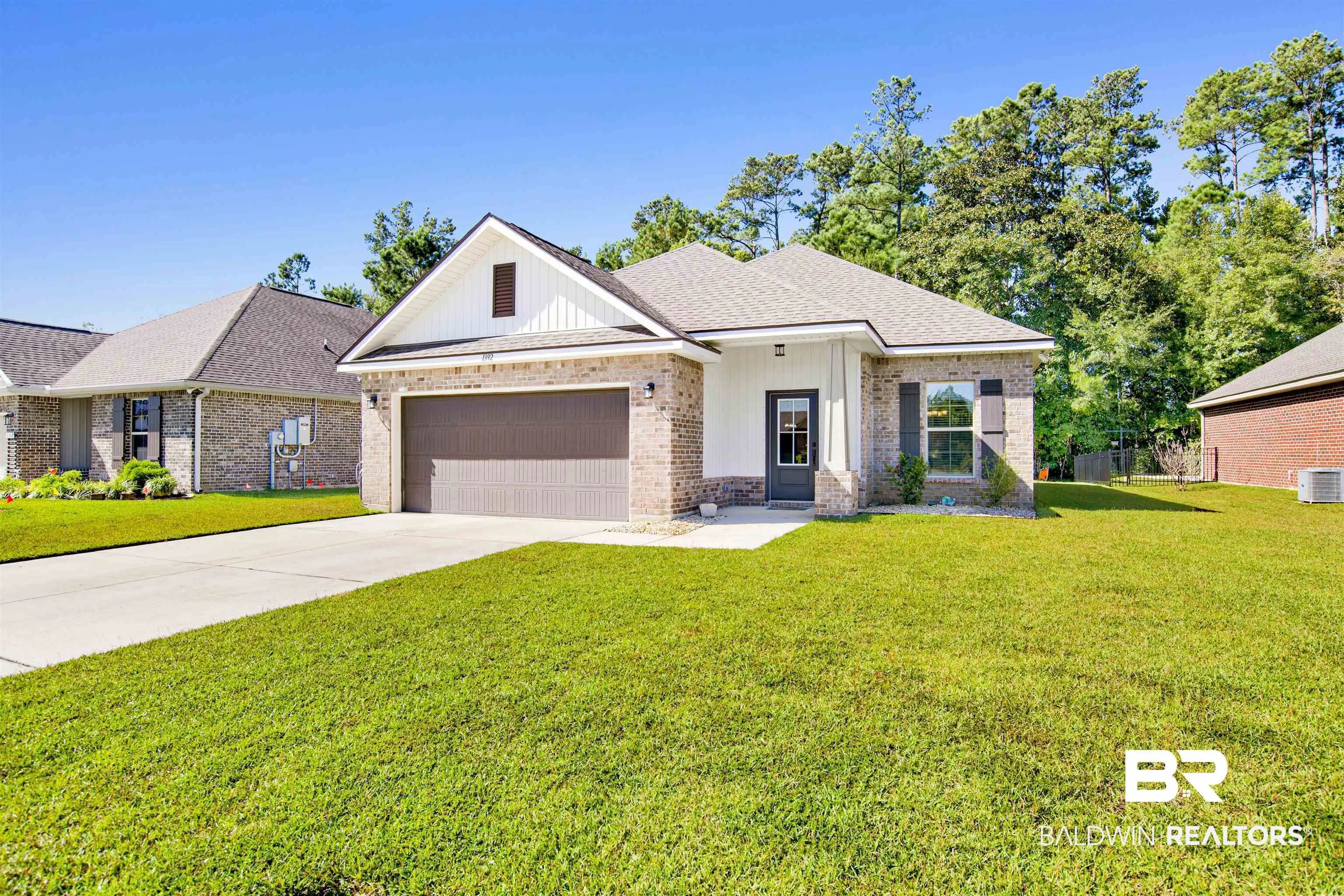 Photo of Listing #387317