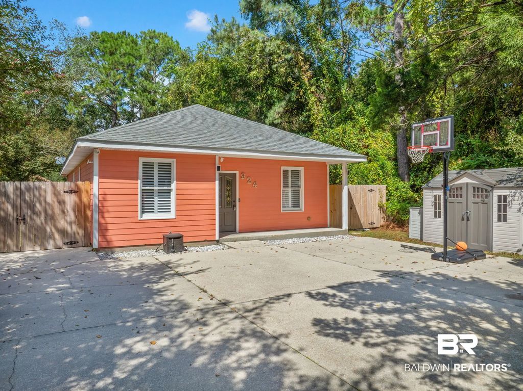 824 E 24th Avenue, Gulf Shores