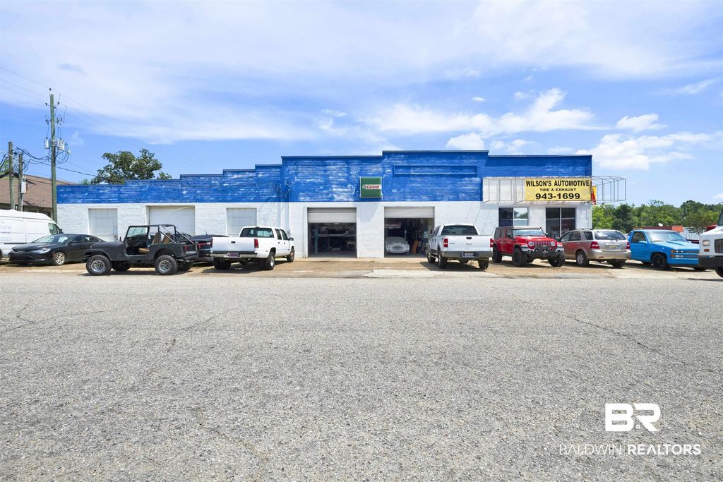 301 N Mckenzie Street, Foley
