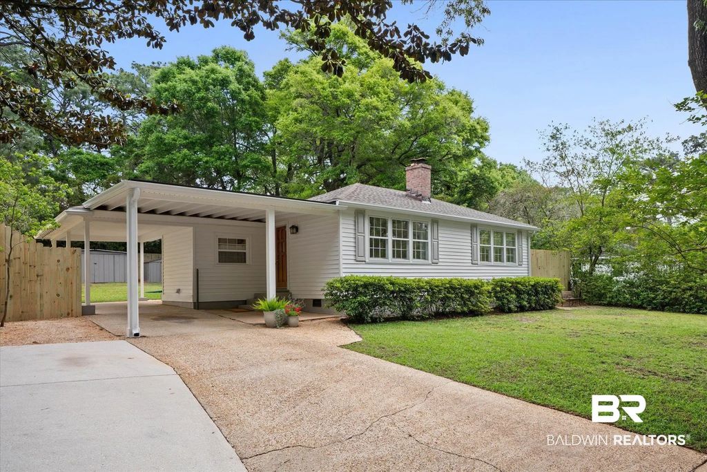 5210 S Pineview Lane, Mobile