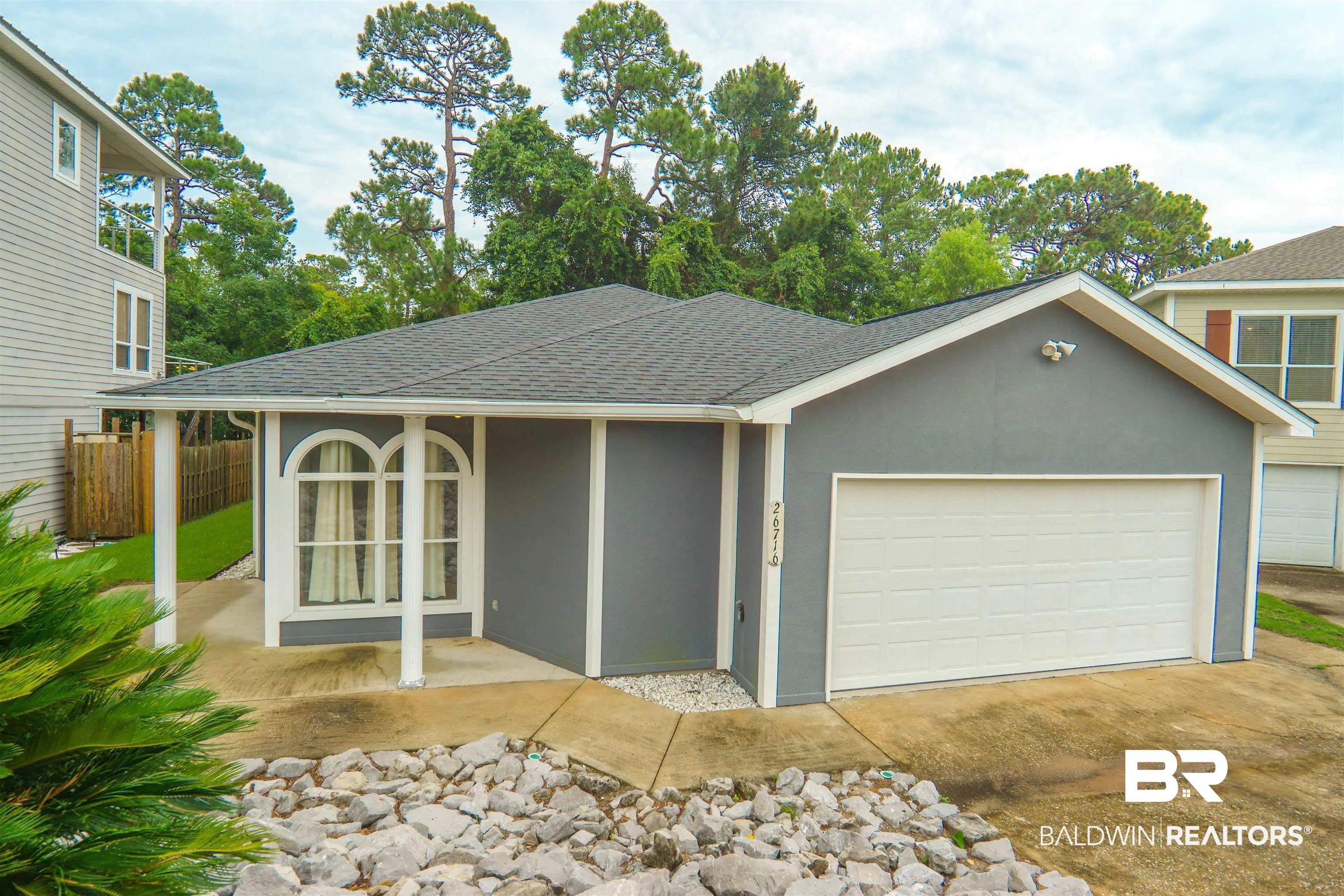 Photo of Listing #398225