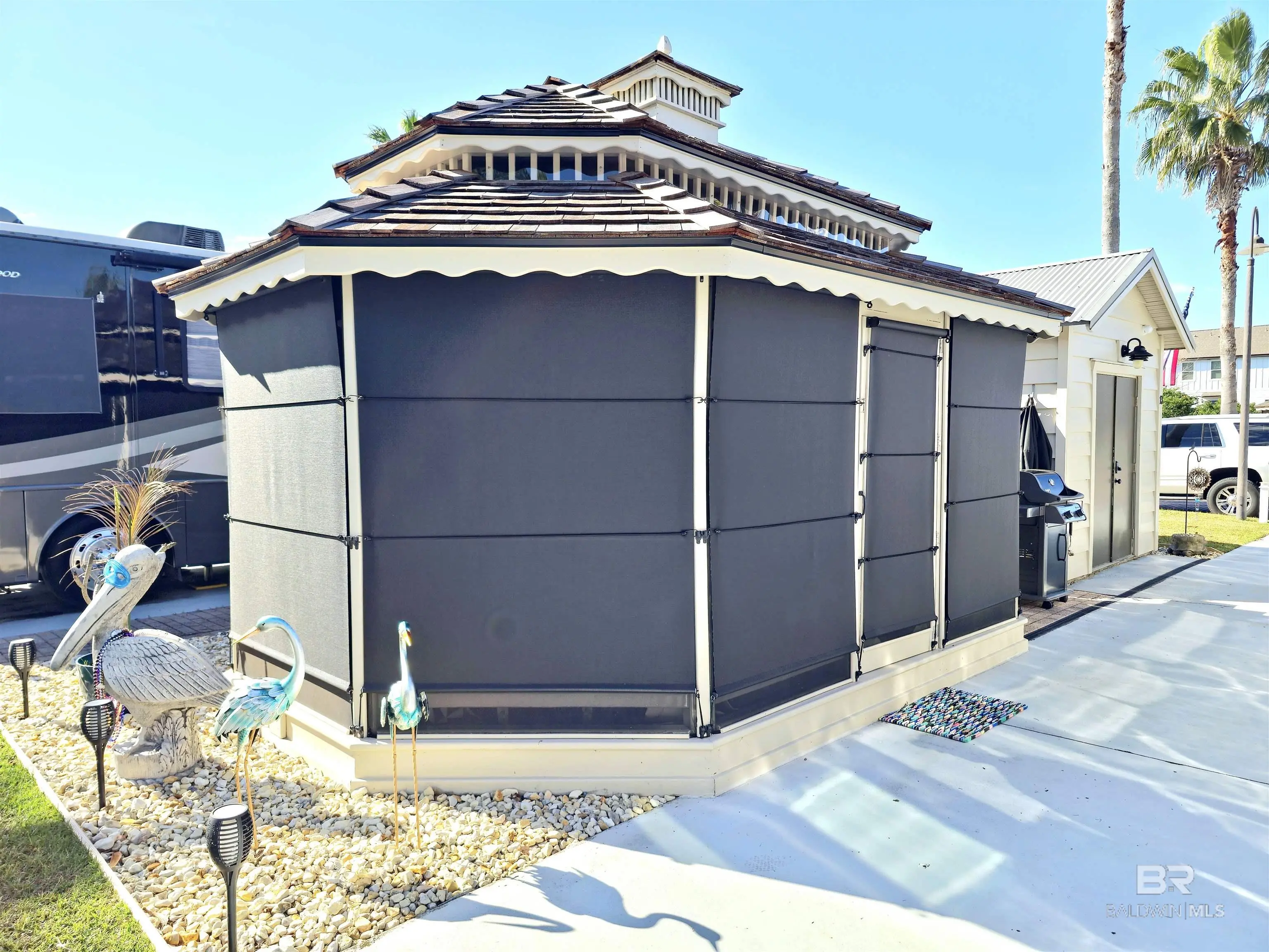 Photo of Listing #390478