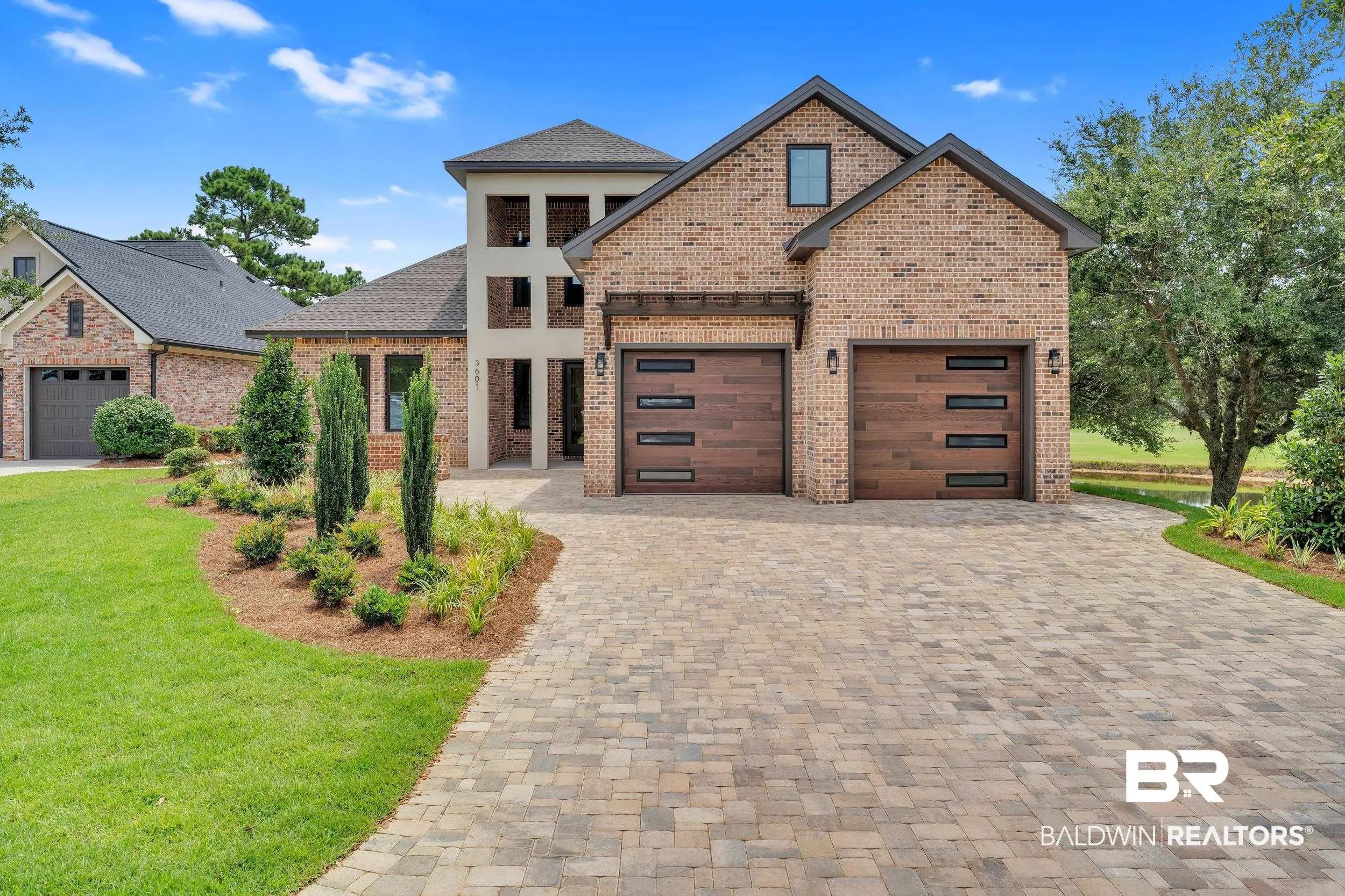 Photo of Listing #373443