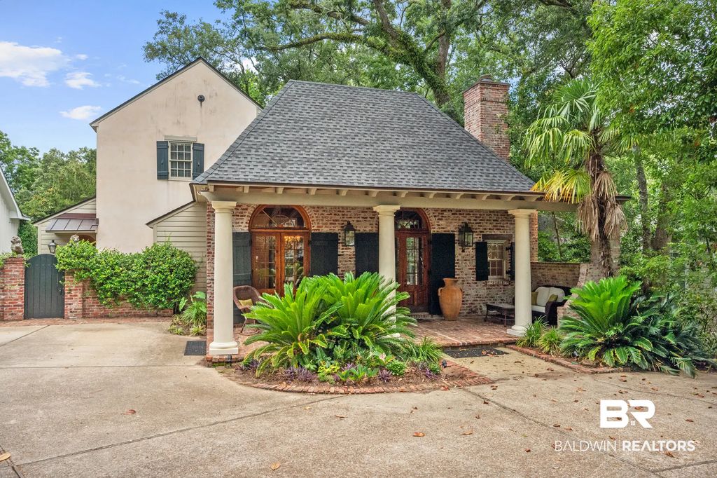 209 Magnolia Avenue, Fairhope