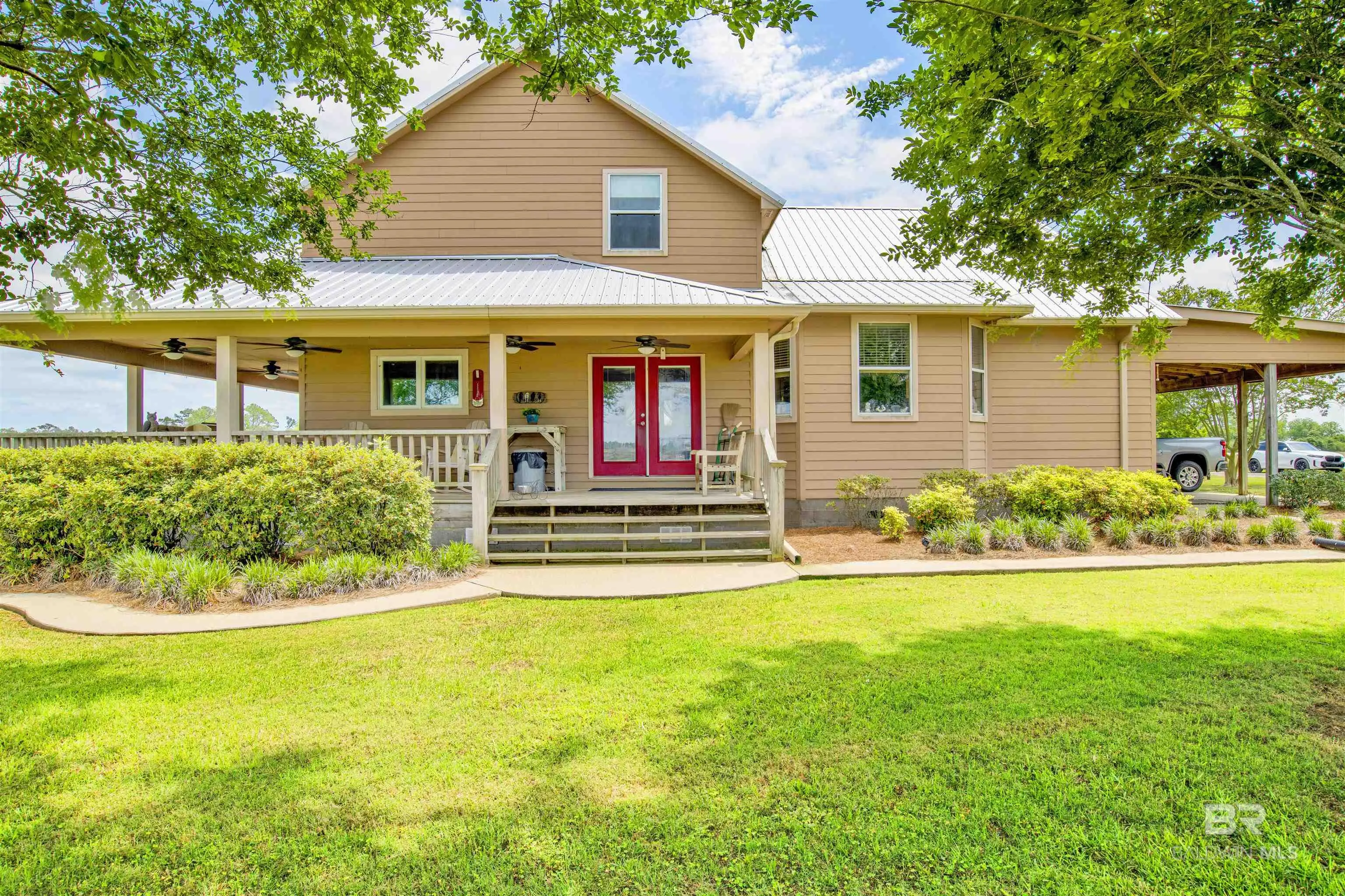 Photo of Listing #378828