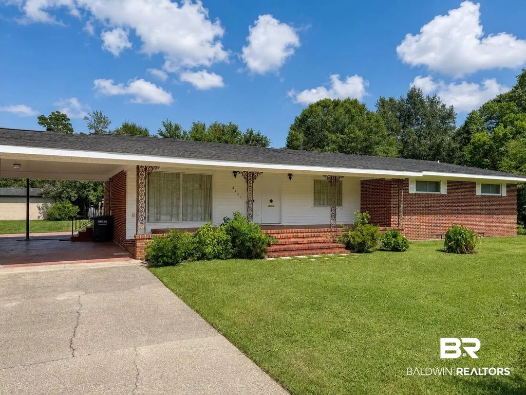 211 7th Avenue, Atmore