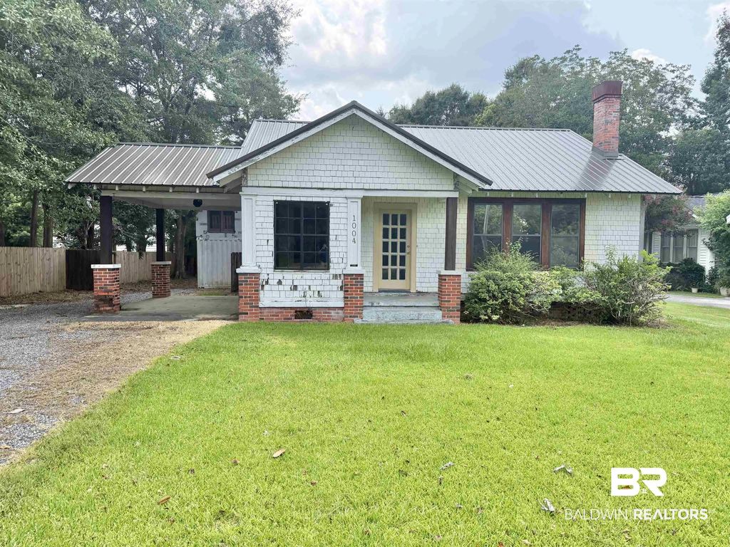 1004 S Pensacola Avenue, Atmore