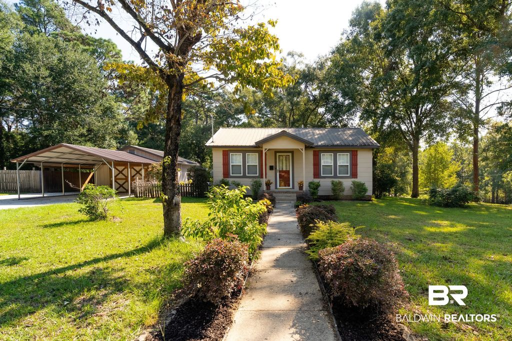 202 Forest St, Chickasaw