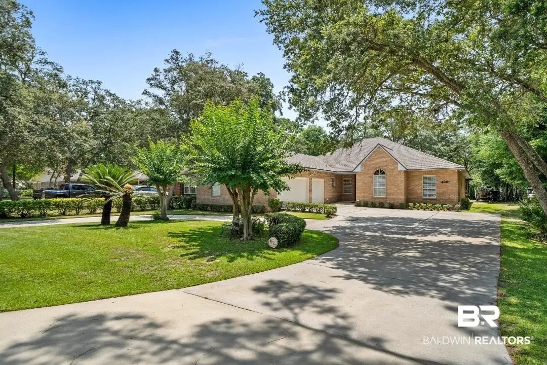Photo of Listing #381758