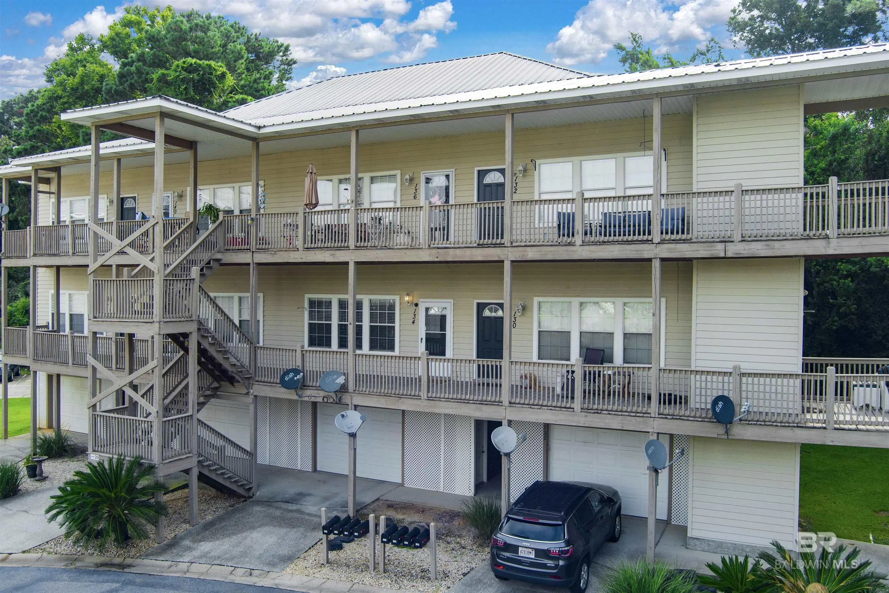 Photo of Listing #382780