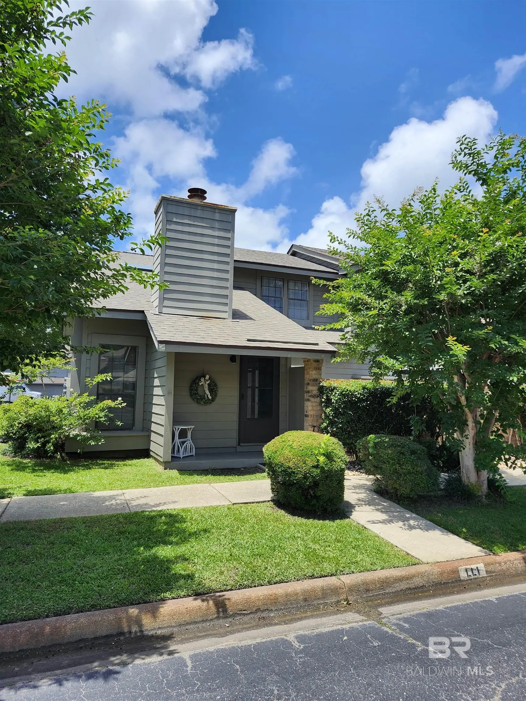 Photo of Listing #379190