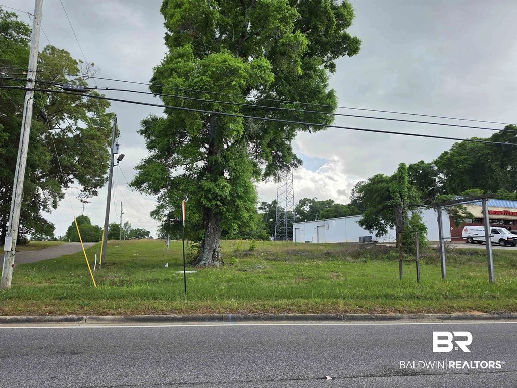 6891 Moffett Road, Mobile