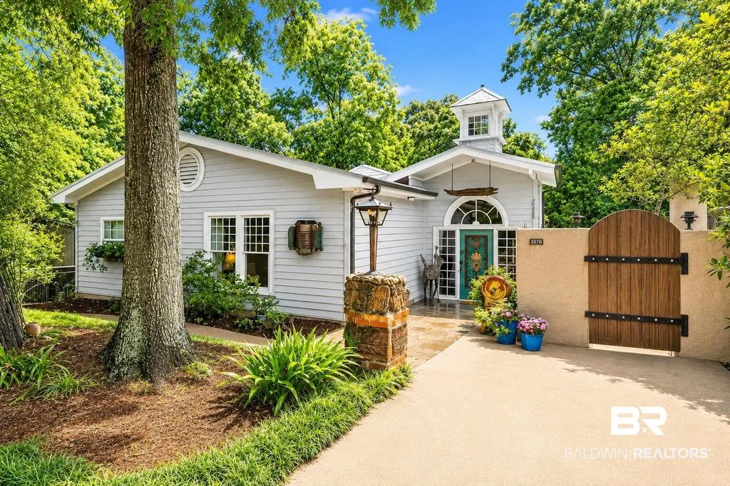 301 S School Street, Fairhope