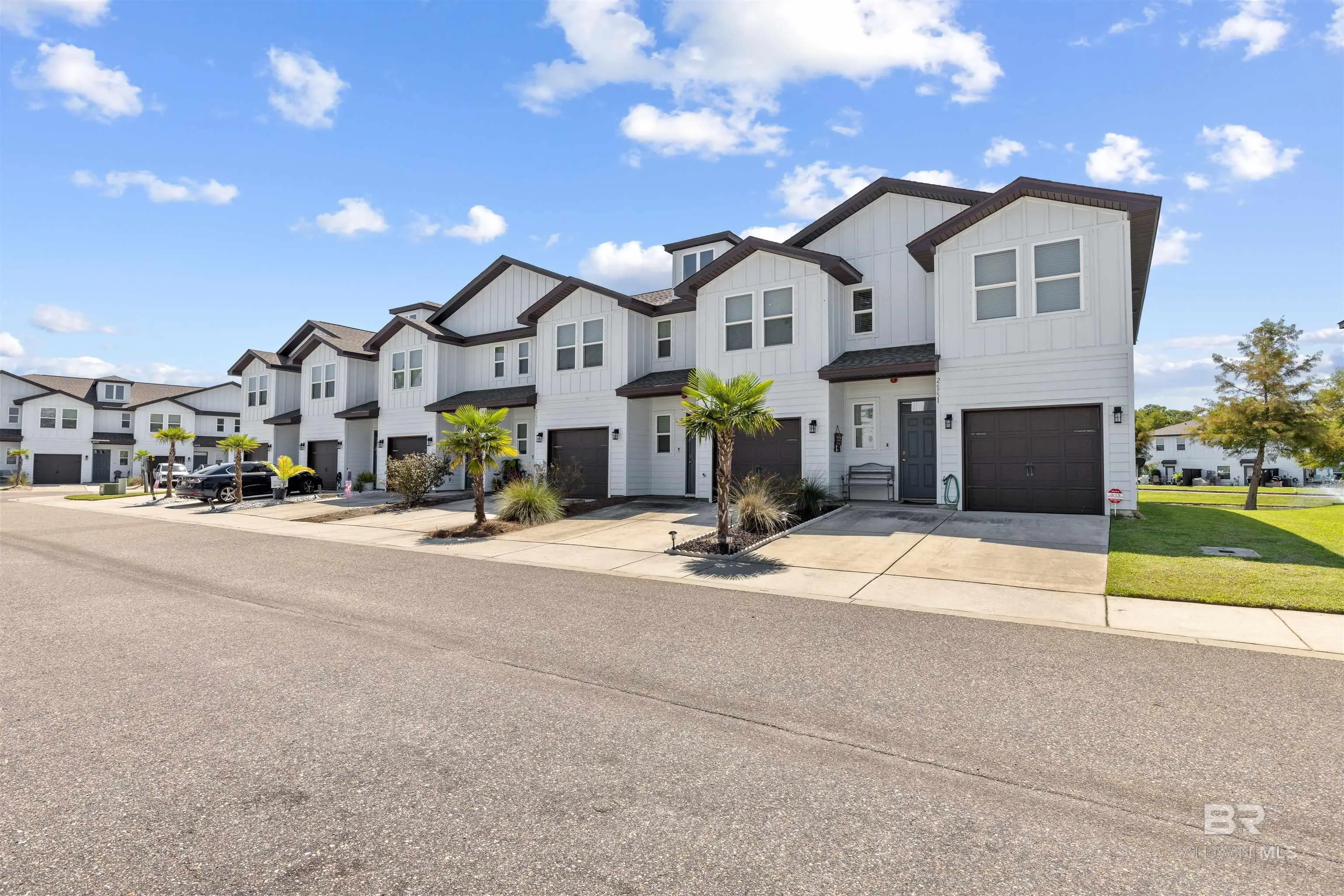 Photo of Listing #384501