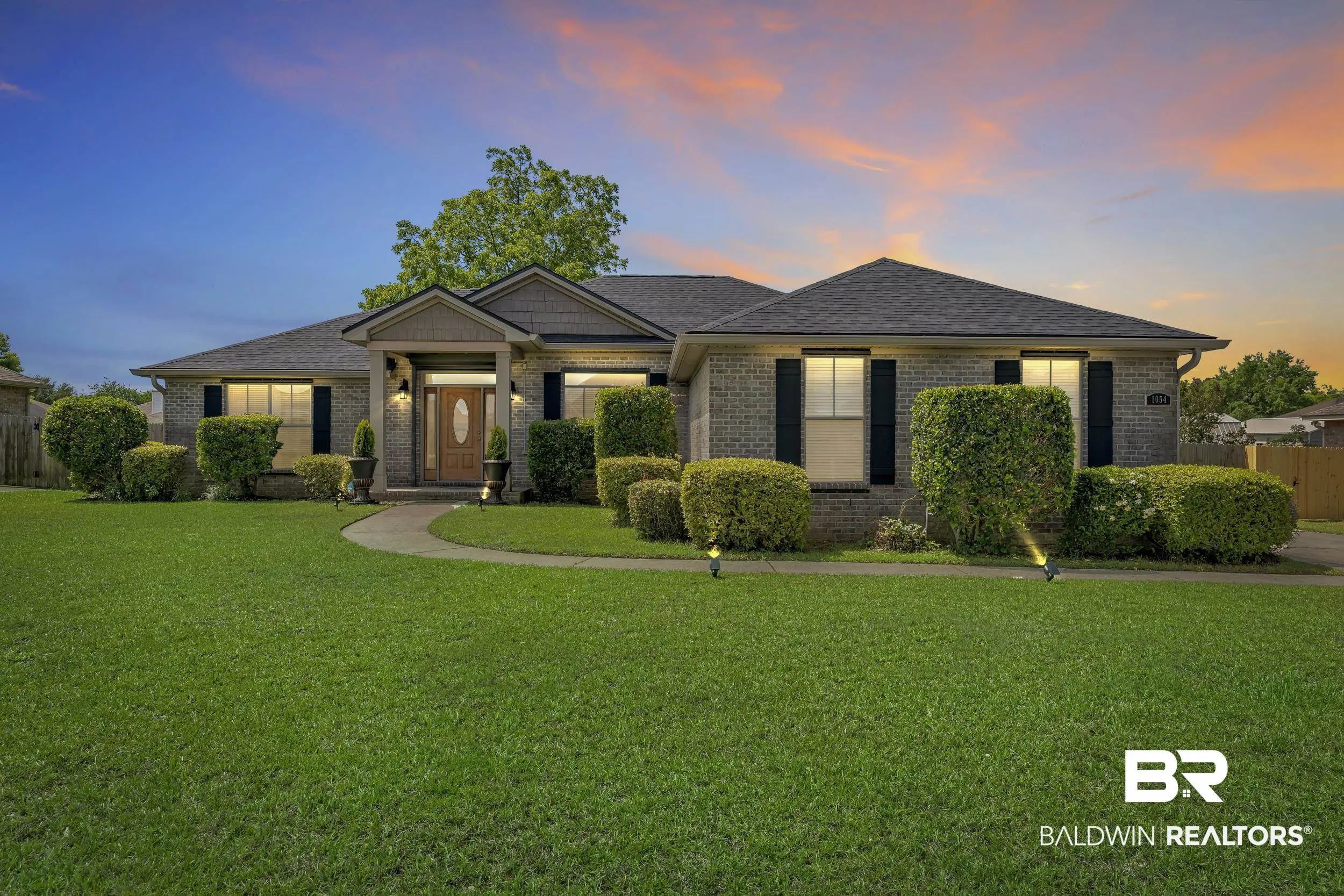 Photo of Listing #396545