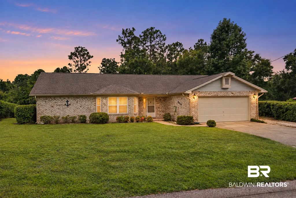 2847 Avenida Alberto, Lillian
