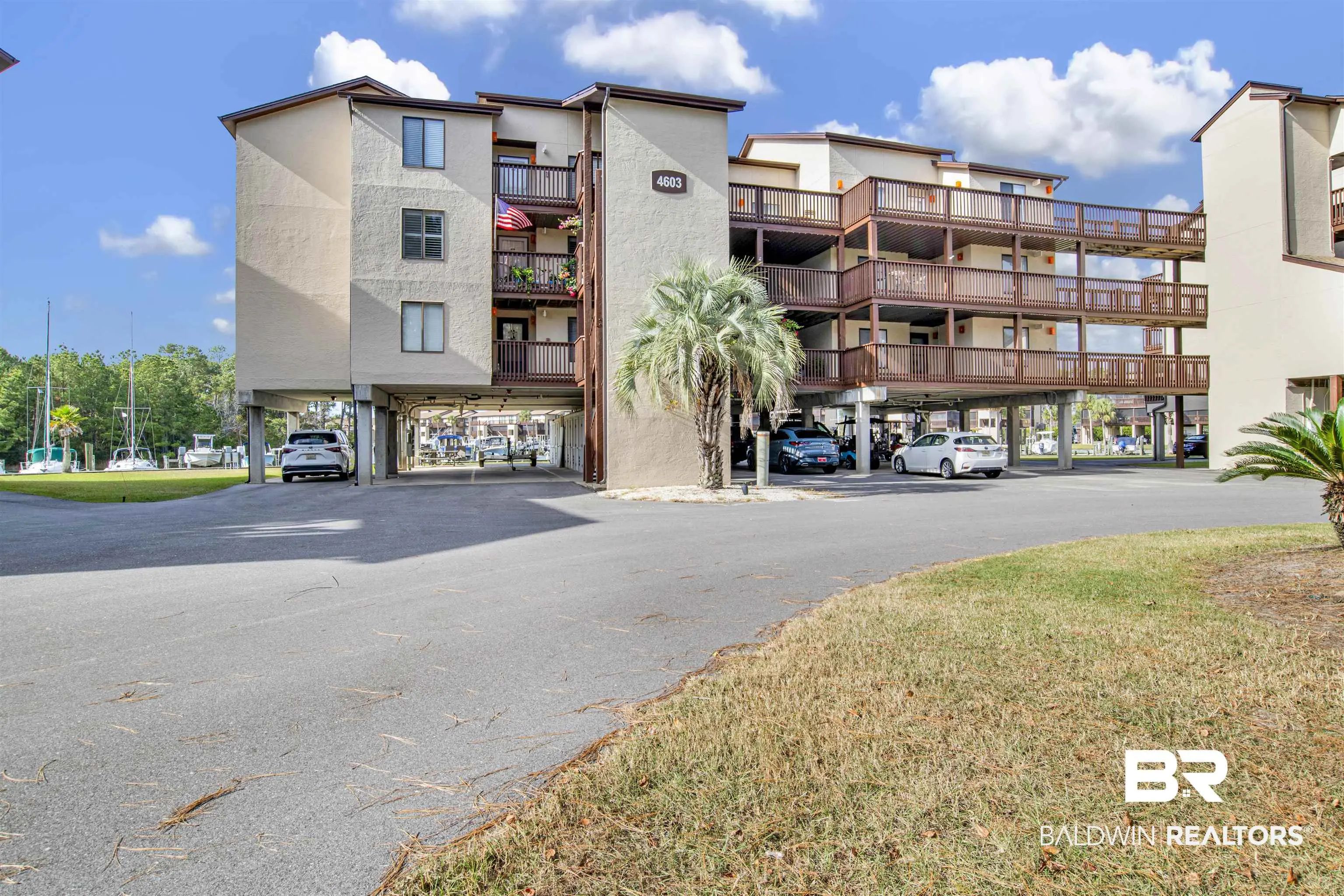 Photo of Listing #370646