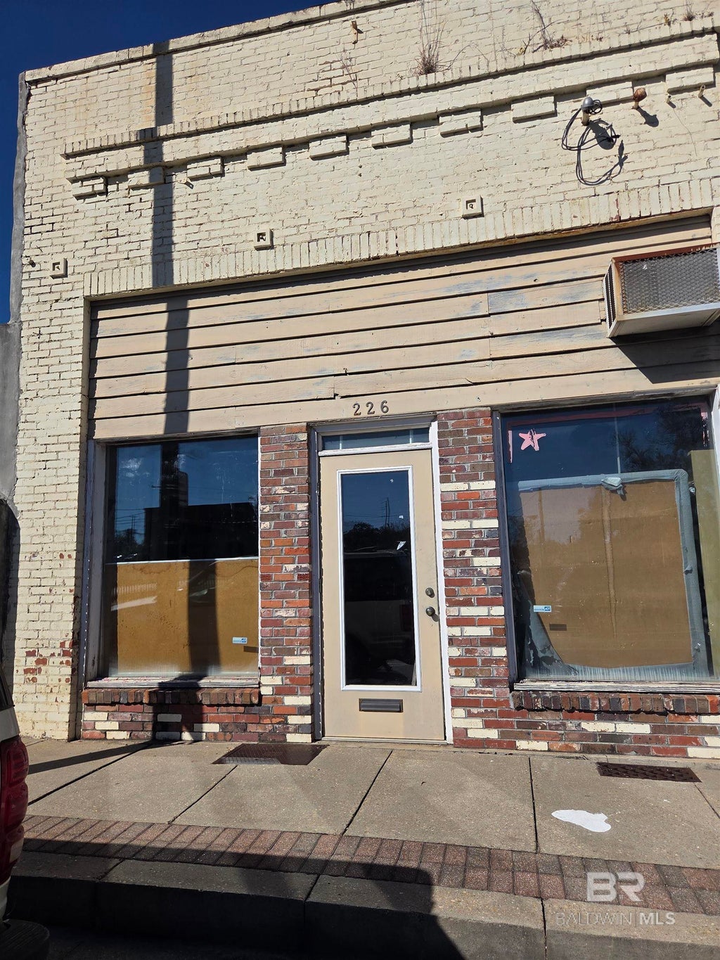 226 W Commerce Street, Greenville