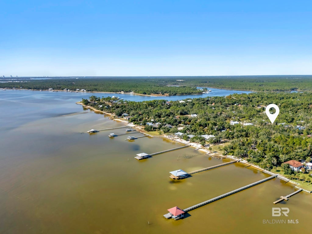 Pine Street, Elberta