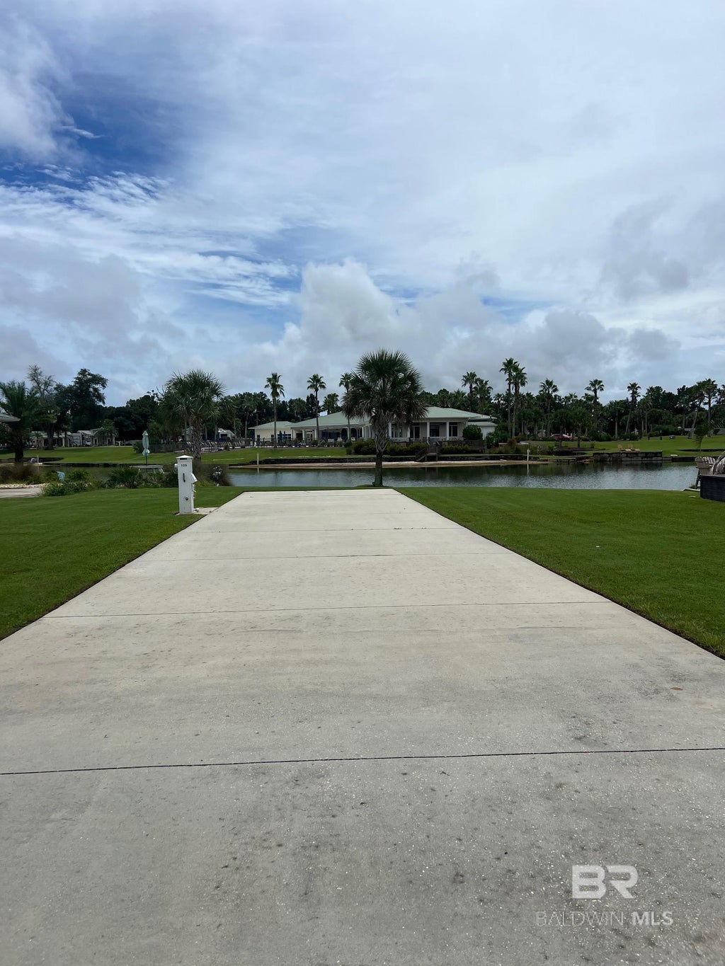 28114 Migratory Way, Elberta