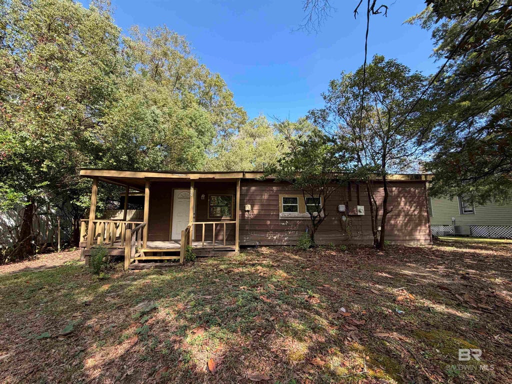 520 6th Avenue, Chickasaw